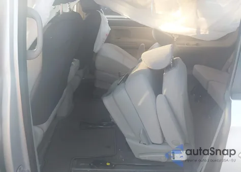 2017 Kia Sedona L из США, поврежденный, VIN KNDMA5C11H6279614